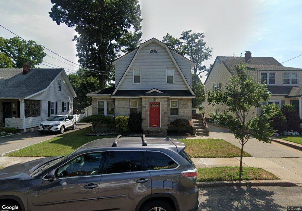 47 Maple Ave, Floral Park, NY 11001 - photo 1