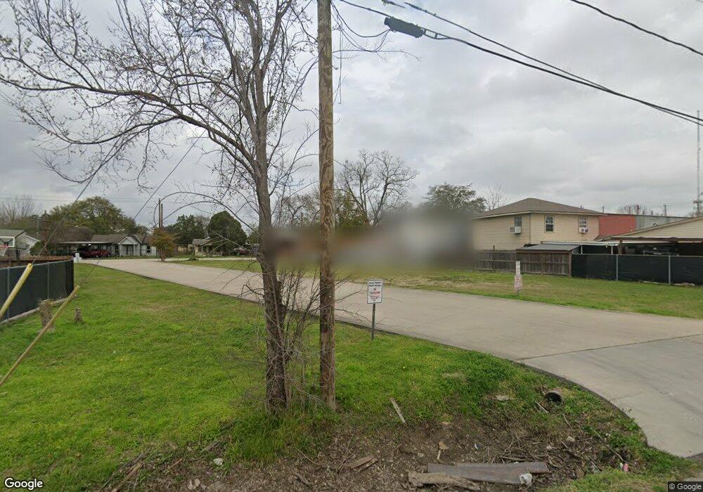 123 Riggs Rd, Houston, TX 77022 - photo 1