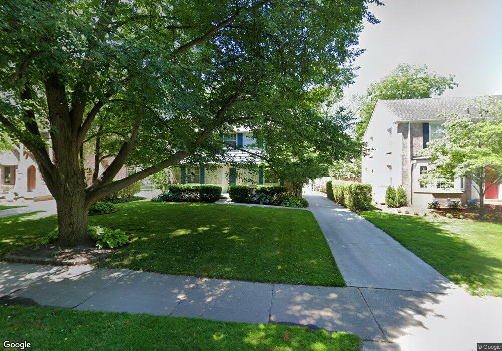 563 Fisher Rd, Grosse Pointe, MI 48230 - photo 1