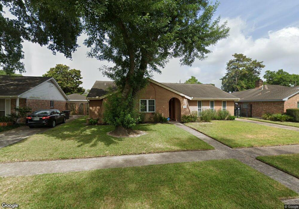 5411 Golf Dr, Houston, TX 77091 - photo 1