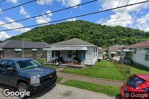 608 4th Ave, Montgomery, WV 25136