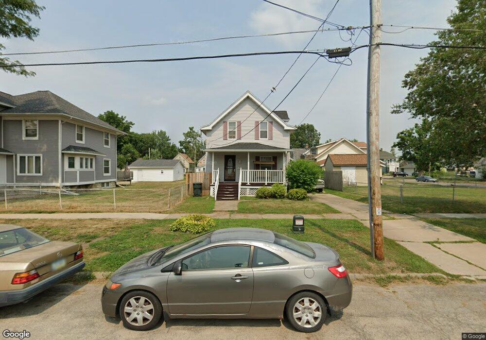 1421 1st St SW, Cedar Rapids, IA 52404 - photo 1