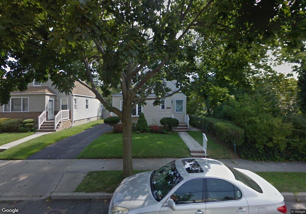 8053 260th St, Glen Oaks, NY 11004 - photo 1