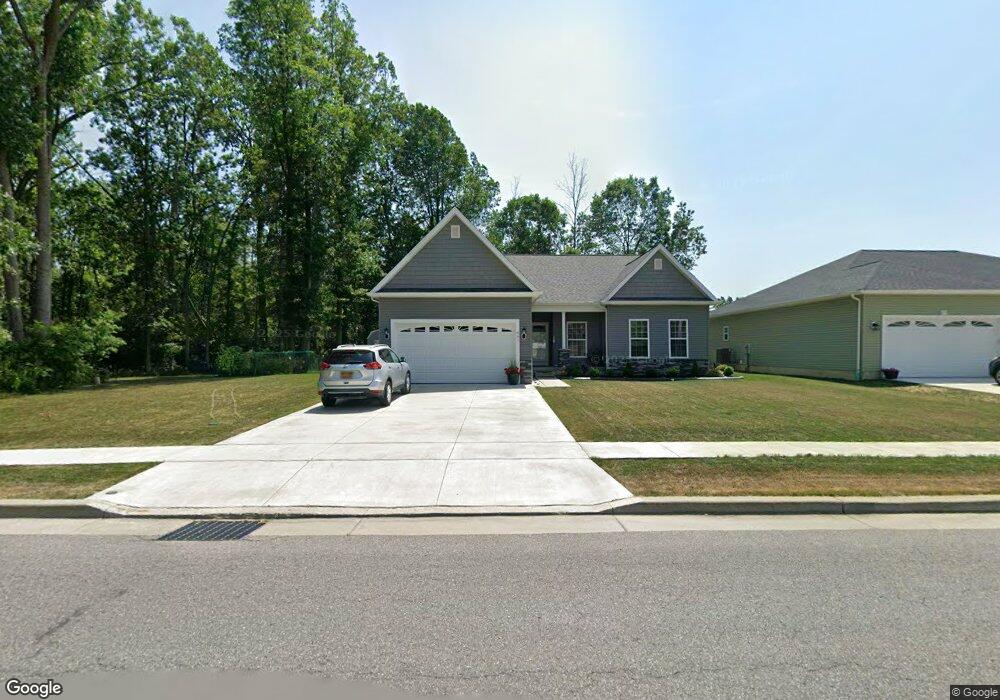 887 Meadow Dr, North Tonawanda, NY 14120 - photo 1