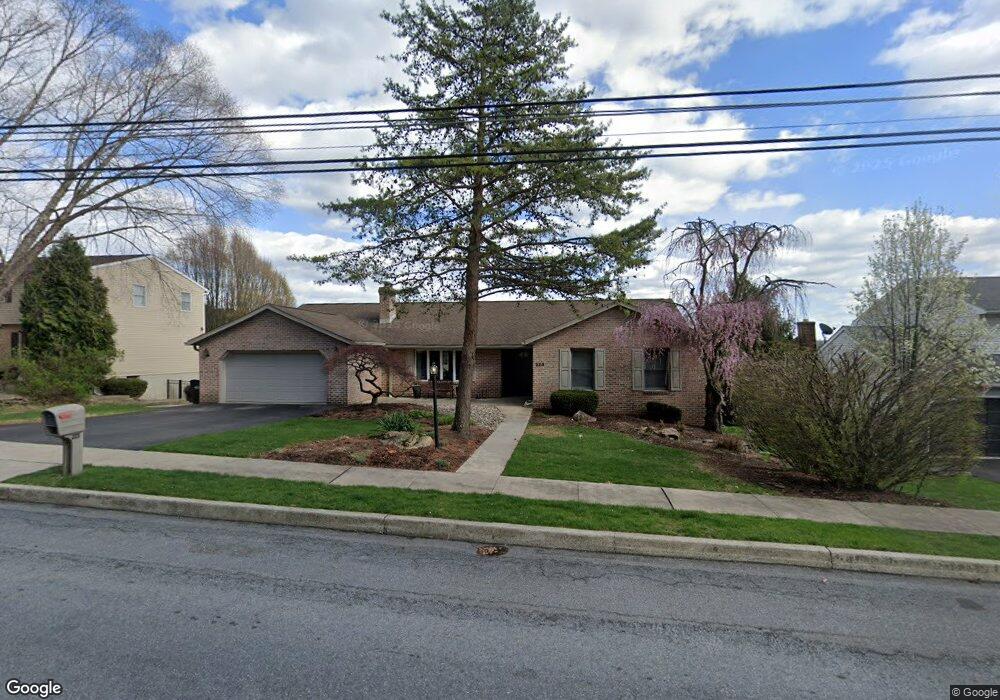 223 W Neversink Rd, Reading, PA 19606 - photo 1