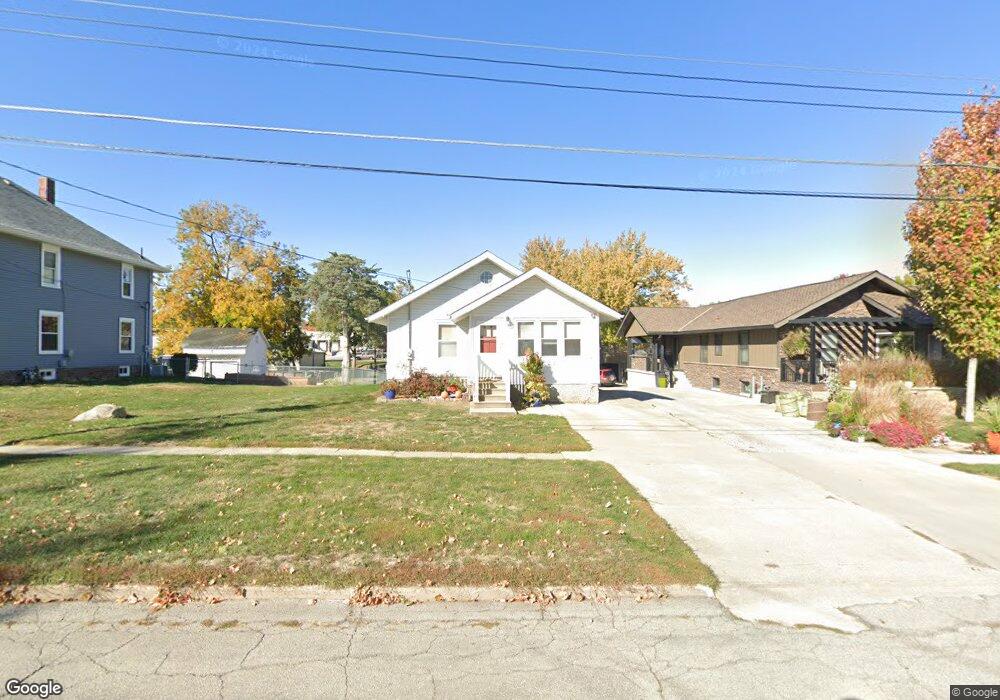 732 N 2nd Ave E, Newton, IA 50208 - photo 1