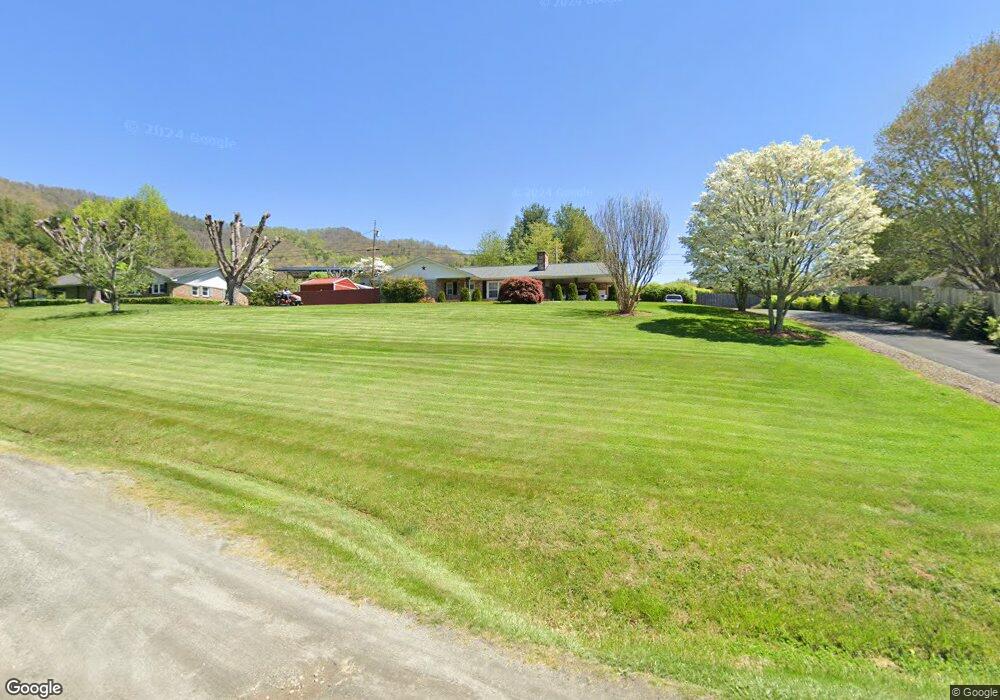 194 Mountain View Rd, Burnsville, NC 28714 - photo 1