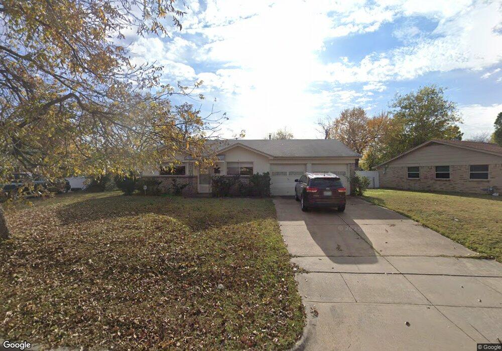 471 Arwine Dr, Hurst, TX 76053 - photo 1