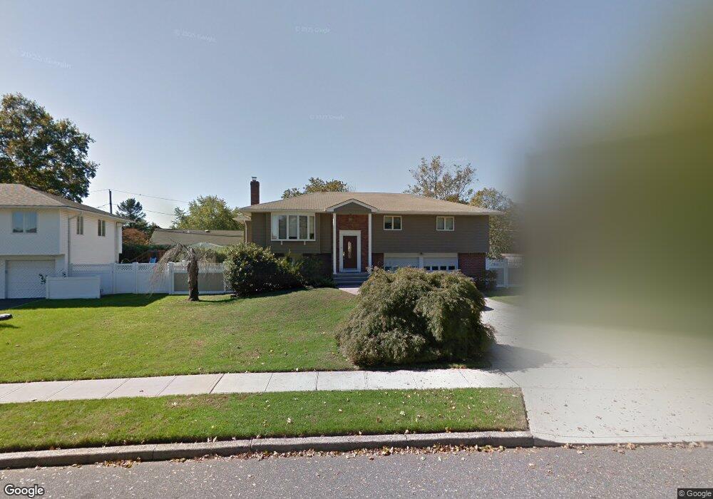 6 Silo Rd, ComMacK, NY 11725 - photo 1