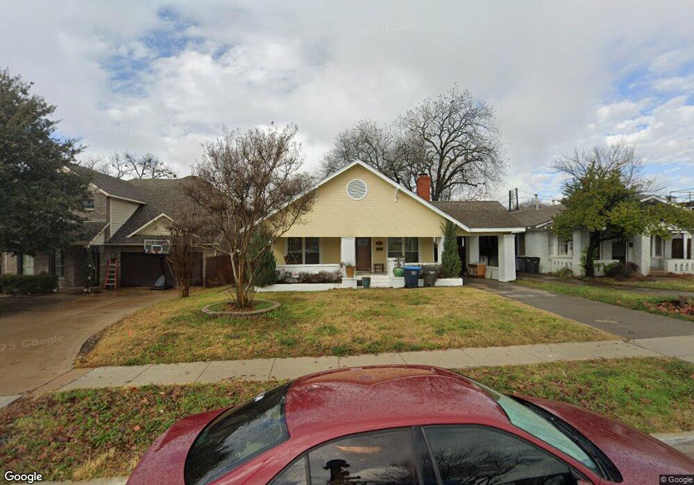 1620 Clover Ln, Fort Worth, TX 76107 - photo 1