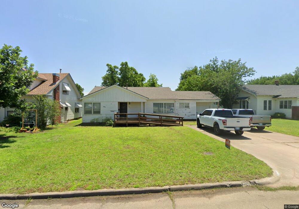 1045 E 3rd St, Cushing, OK 74023 - photo 1