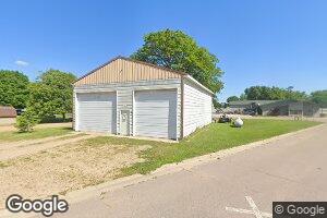 204 E 2nd St, Hanska, MN 56041