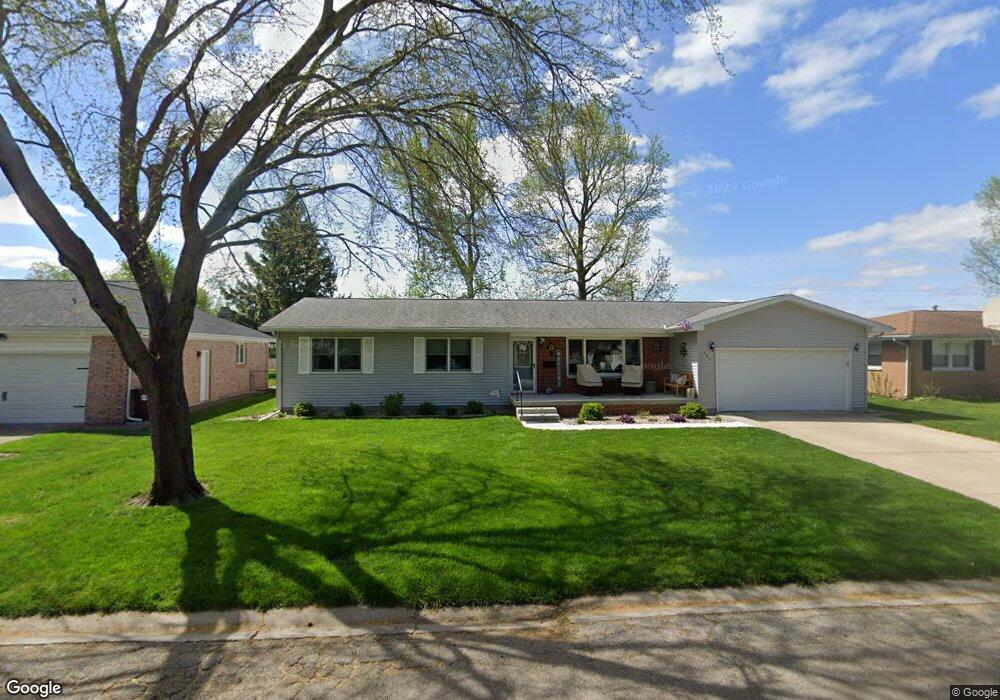 445 Mayfair Dr, Lincoln, IL 62656 - photo 1