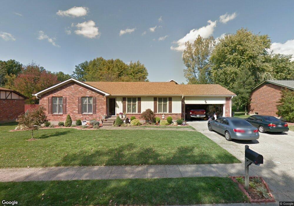 1811 Cliffwood Ct, New Albany, IN 47150 - photo 1