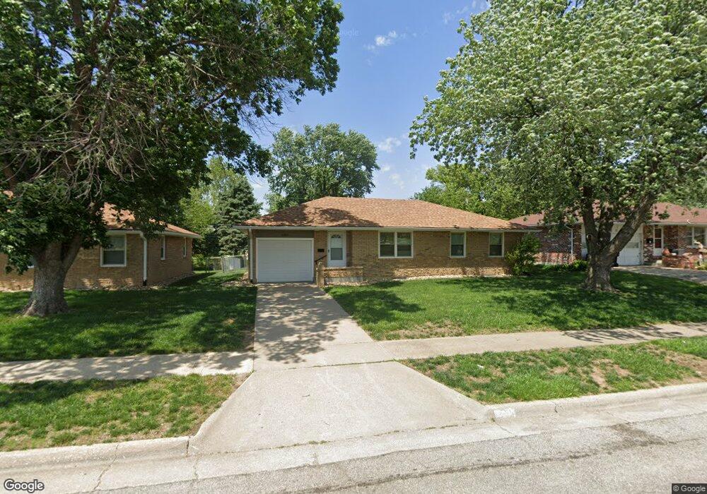 5304 SW 33rd St, Topeka, KS 66614 - photo 1