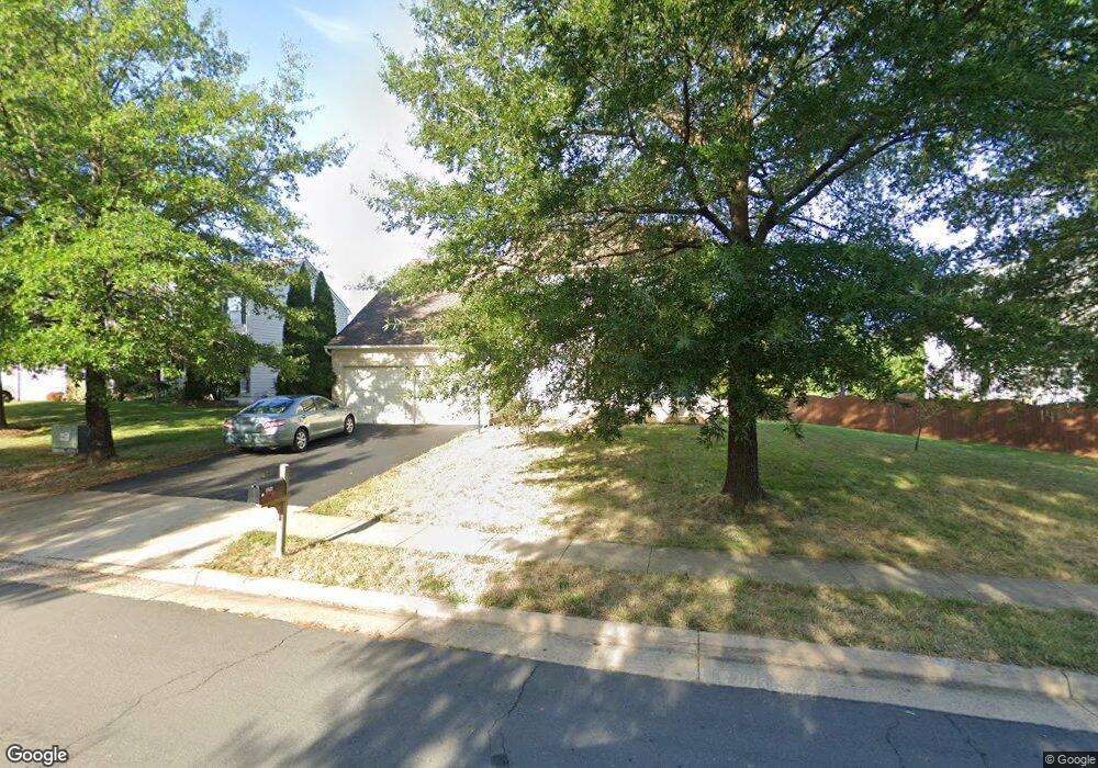 10254 Whistling Wind Ct, Nokesville, VA 20181 - photo 1