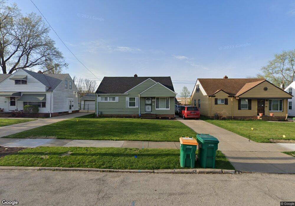 19908 Stockton Ave, Maple Heights, OH 44137 - photo 1