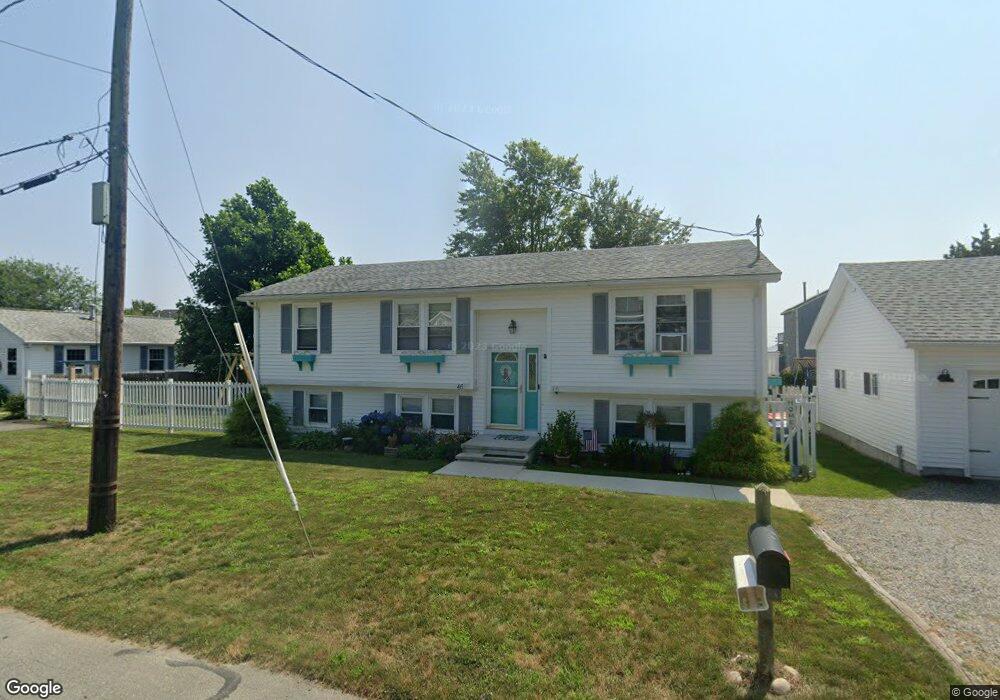 46 Bay St, Fairhaven, MA 02719 - photo 1