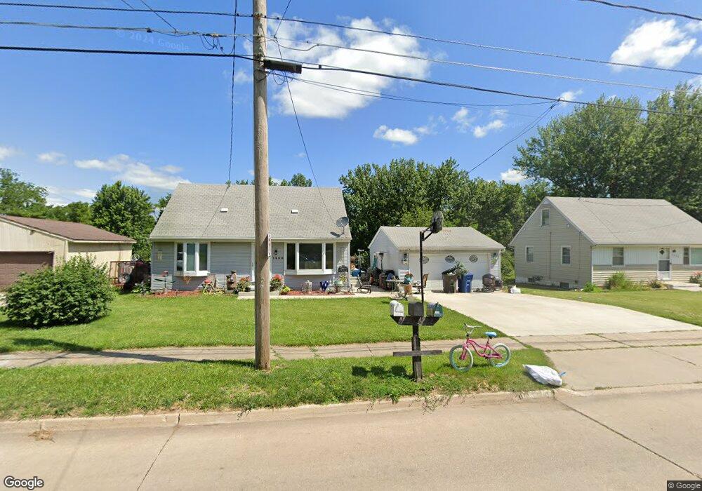 1530 E Bell Ave, Des Moines, IA 50320 - photo 1