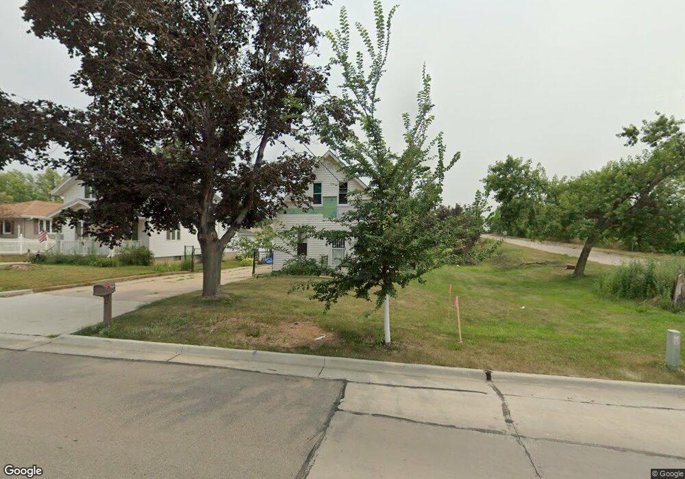 299 27th Ave SW, Cedar Rapids, IA 52404 - photo 1