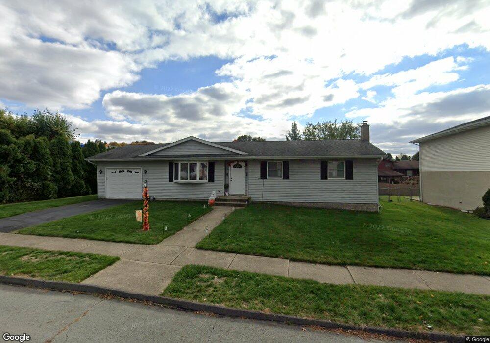 210 Swinnick Dr, Dunmore, PA 18512 - photo 1