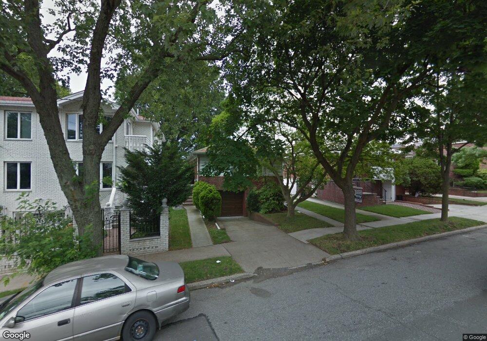 5707 Little Neck Pkwy, Little Neck, NY 11362 - photo 1