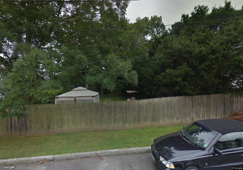 8 Arnold Ave, Newport, RI 02840 - photo 1