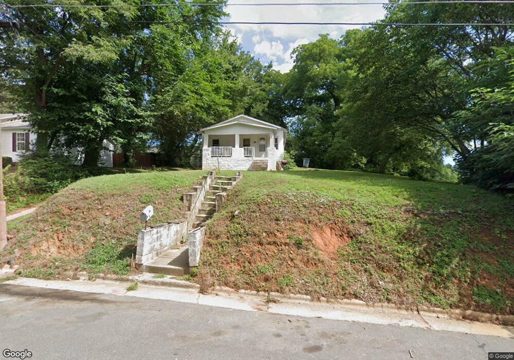 214 Hall St, Reidsville, NC 27320 - photo 1