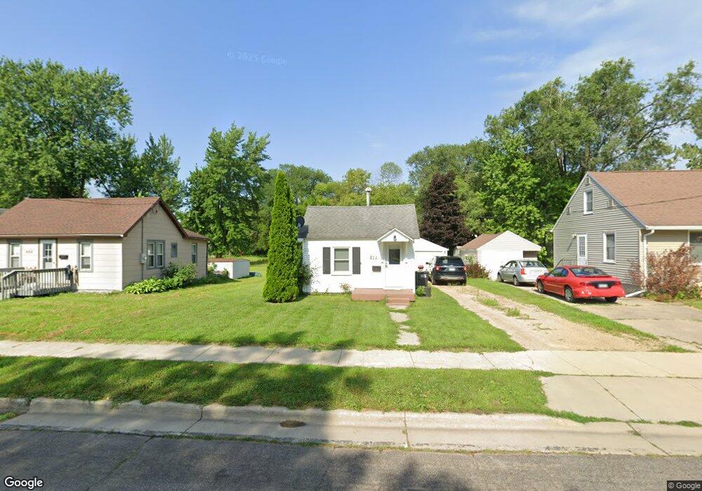 611 Columbus Ave, Albert Lea, MN 56007 - photo 1