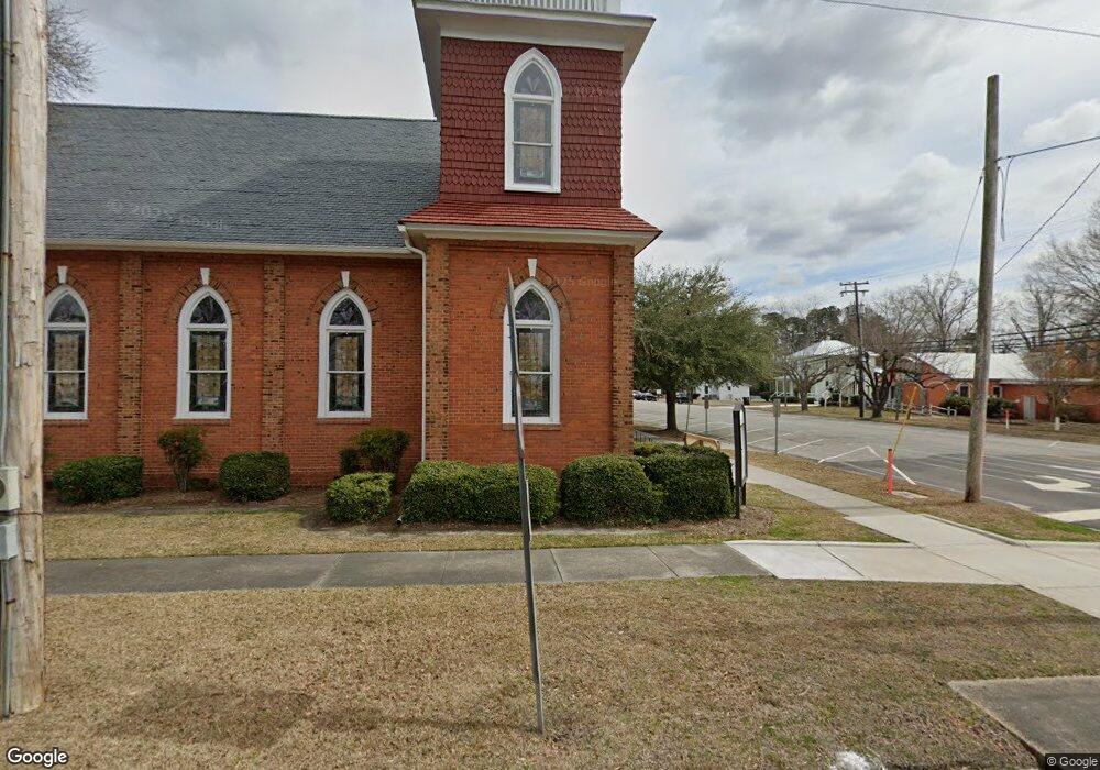 200 S Walker St, Burgaw, NC 28425 - photo 1