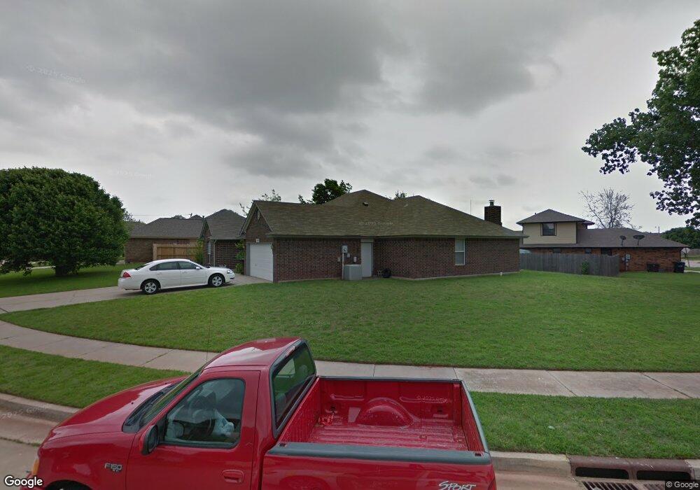 2600 E Hills Dr, Moore, OK 73160 - photo 1