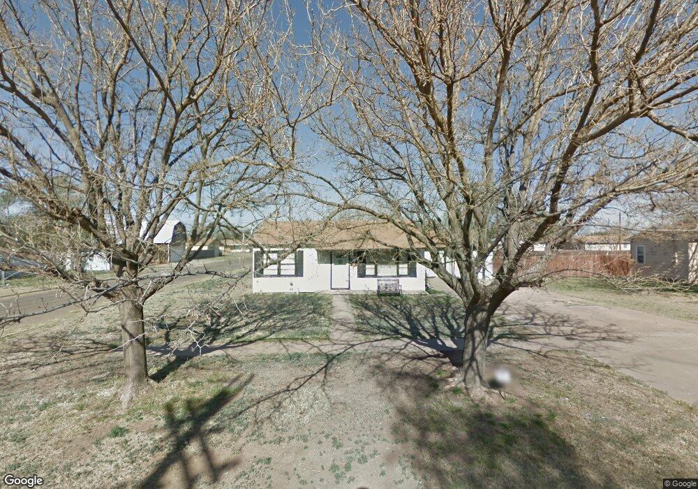 301 Yonkers St, Plainview, TX 79072 - photo 1