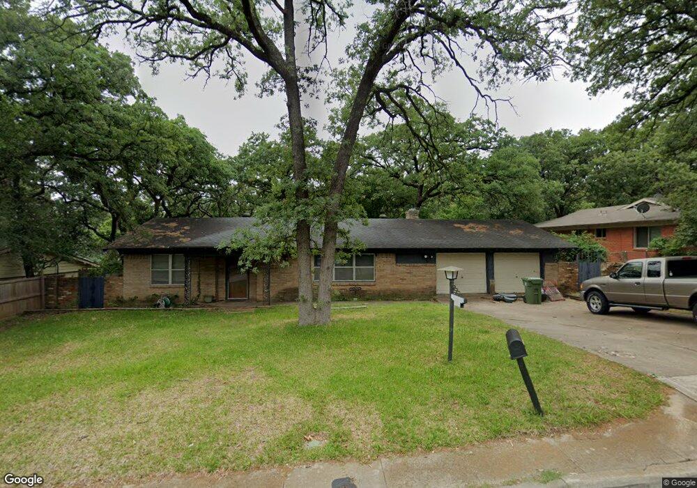605 Oakwood Ave, Hurst, TX 76053 - photo 1