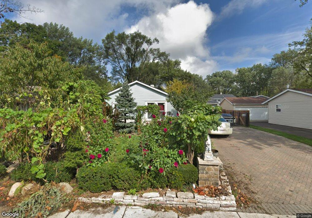 908 Chippewa Cir, Carpentersville, IL 60110 - photo 1