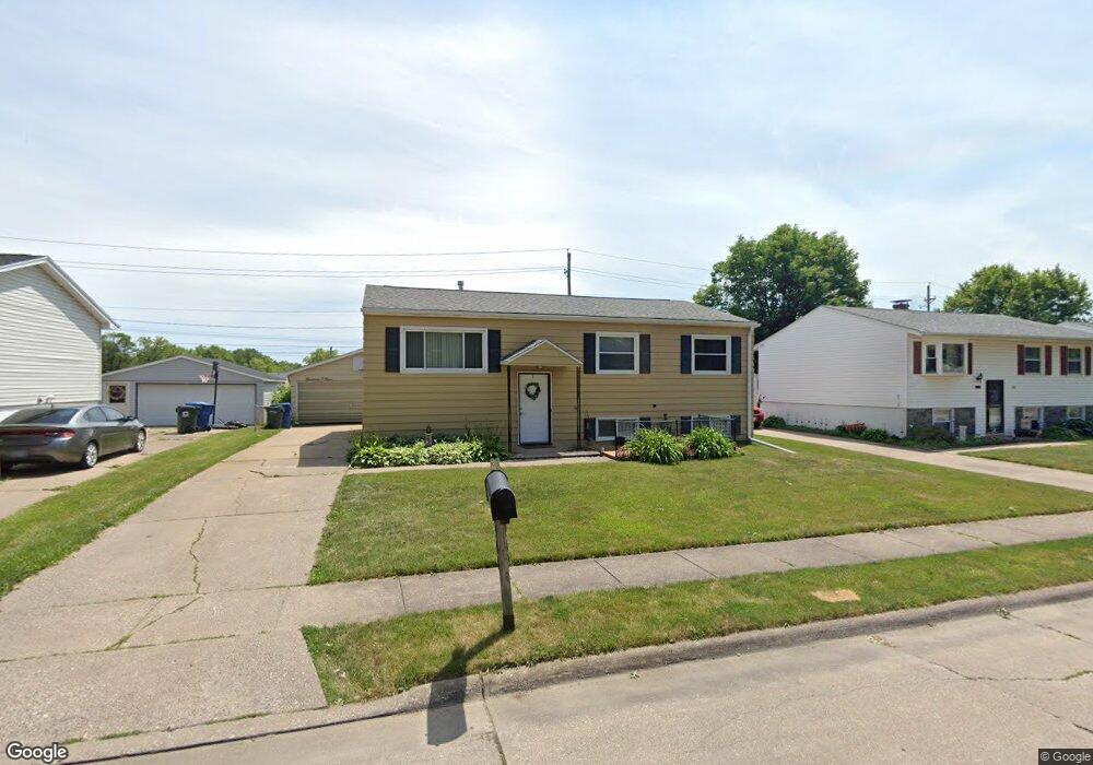1909 W 68th St, Davenport, IA 52806 - photo 1