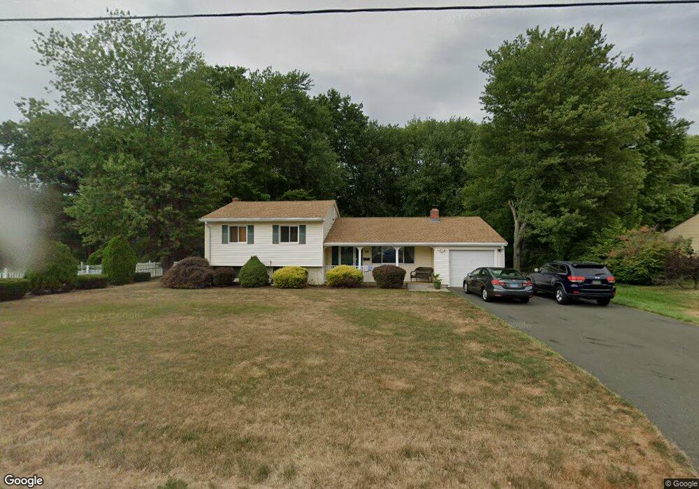 30 Carpenter Ln, Bloomfield, CT 06002 - photo 1