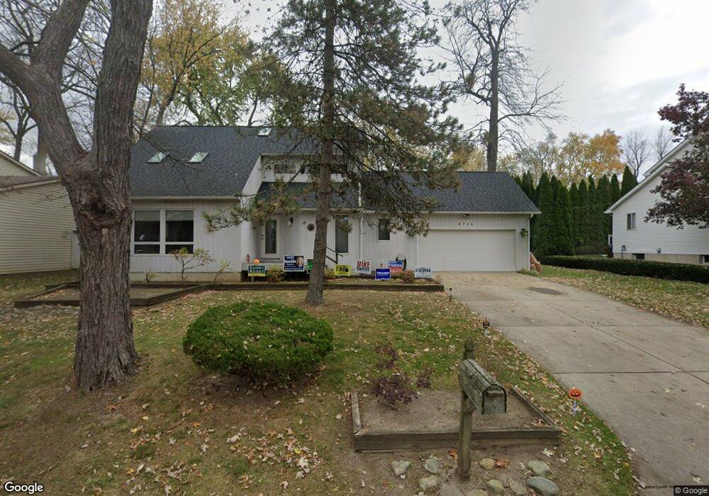 6724 Grassland Ave, West Bloomfield, MI 48324 - photo 1
