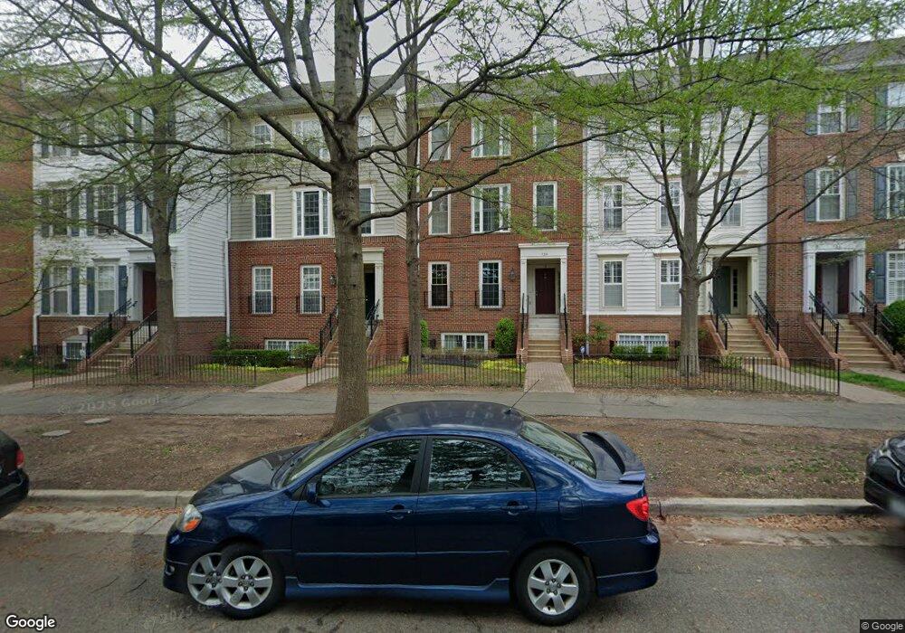 729 Massey Ln unit 100, Alexandria, VA 22314 - photo 1