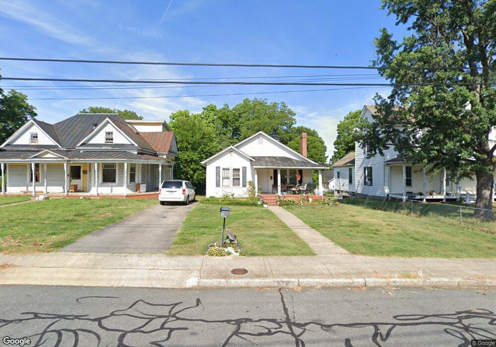 606 Montgomery St, Reidsville, NC 27320 - photo 1