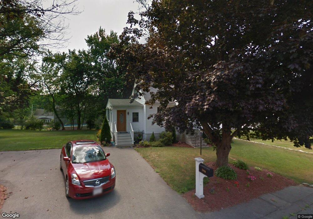 590 Hildreth St, Dracut, MA 01826 - photo 1