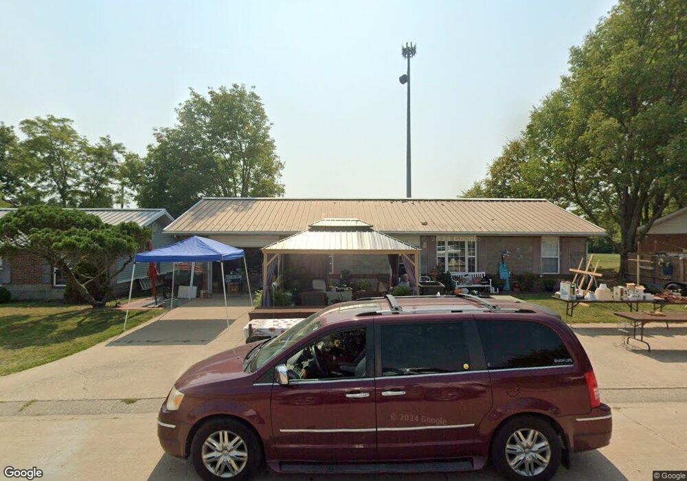 1802 Cope Dr, Jerseyville, IL 62052 - photo 1