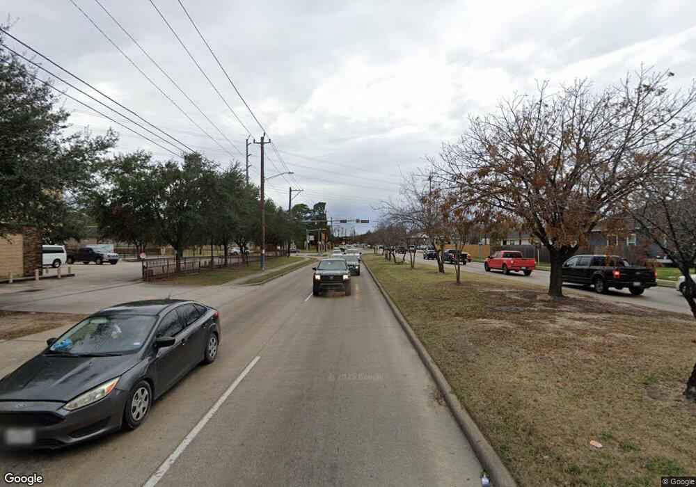 1601 S Victory Dr, Houston, TX 77088 - photo 1