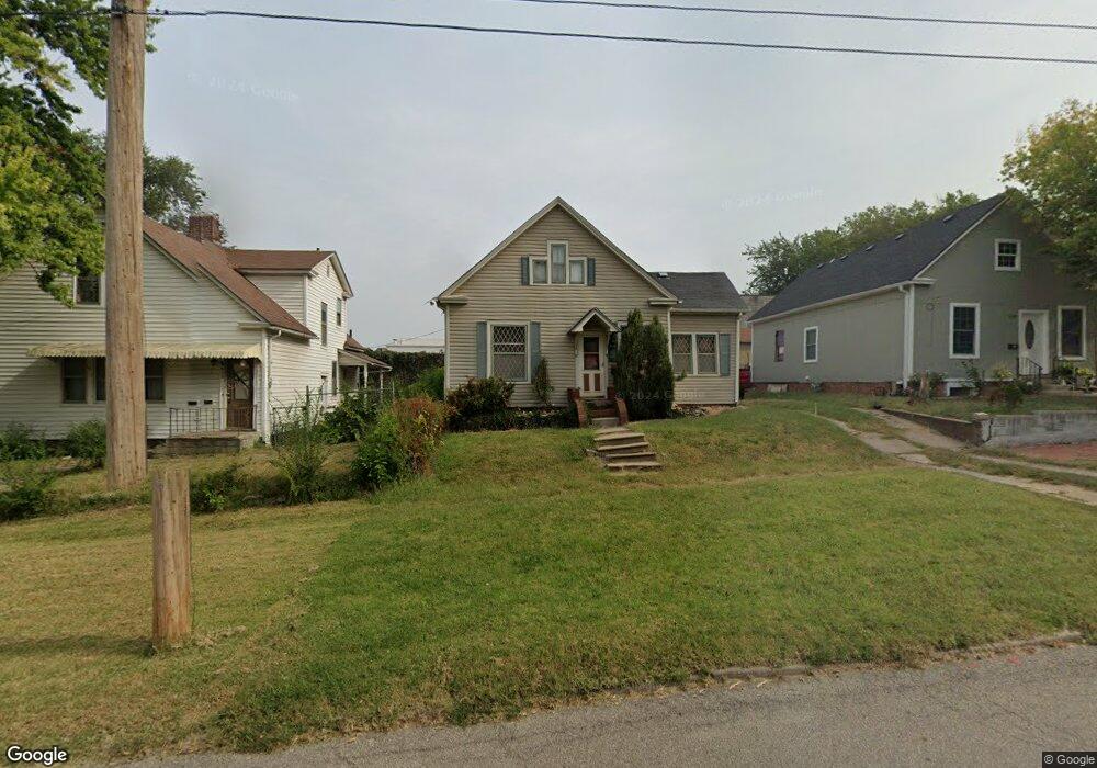 616 SW 3rd St, Topeka, KS 66603 - photo 1