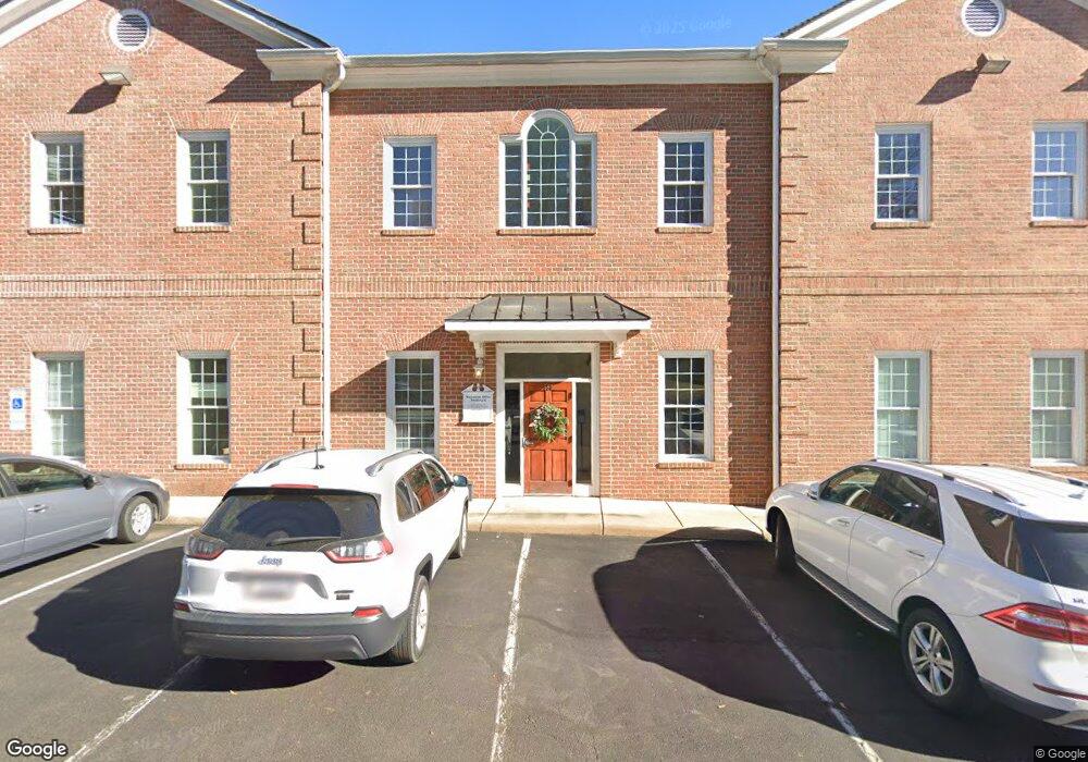 560 Broadview Ave, Warrenton, VA 20186 - photo 1