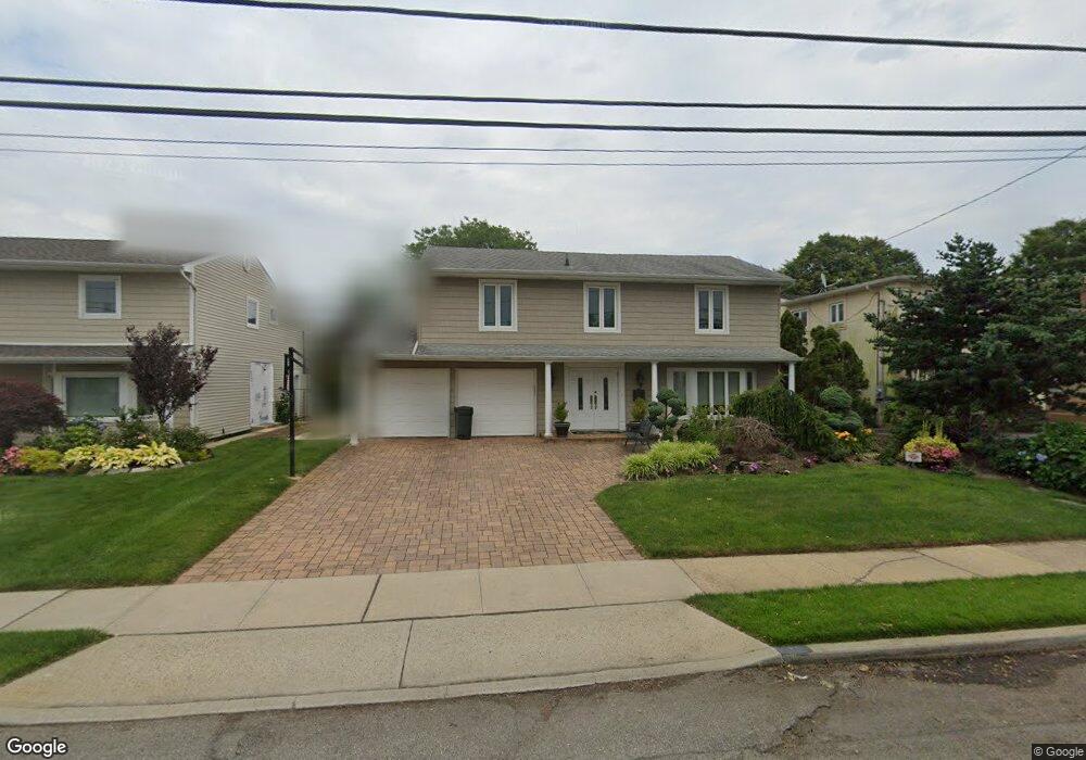 3371 Robbin Ln, Merrick, NY 11566 - photo 1