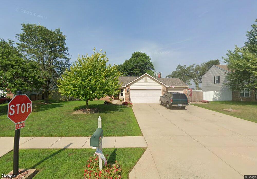 484 Hummingbird Ln, Whiteland, IN 46184 - photo 1