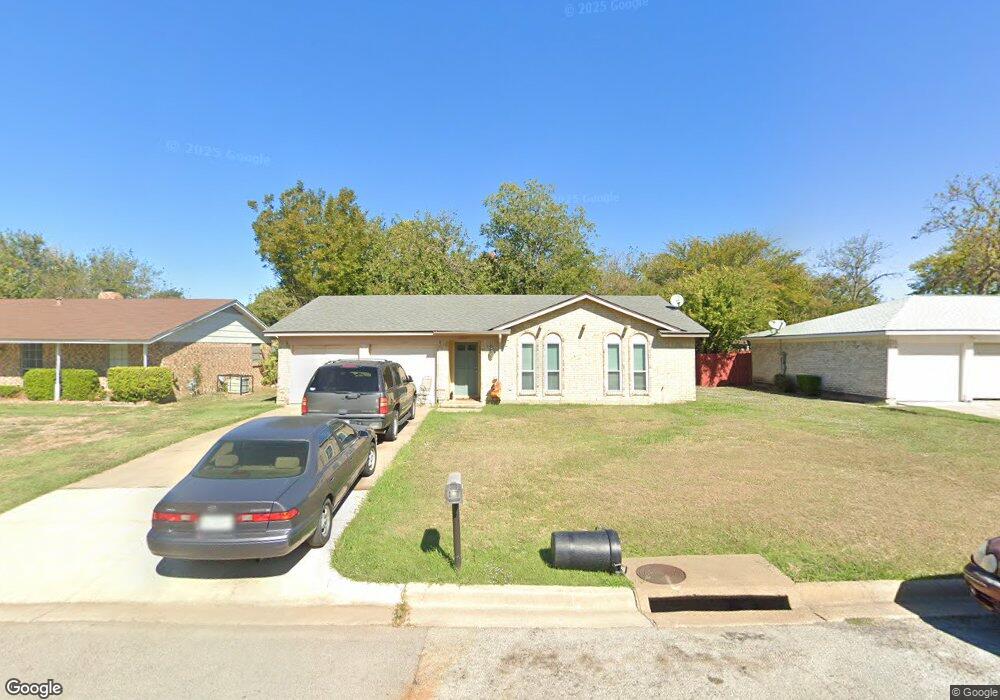 8009 Donegal Ln, North Richland Hills, TX 76180 - photo 1