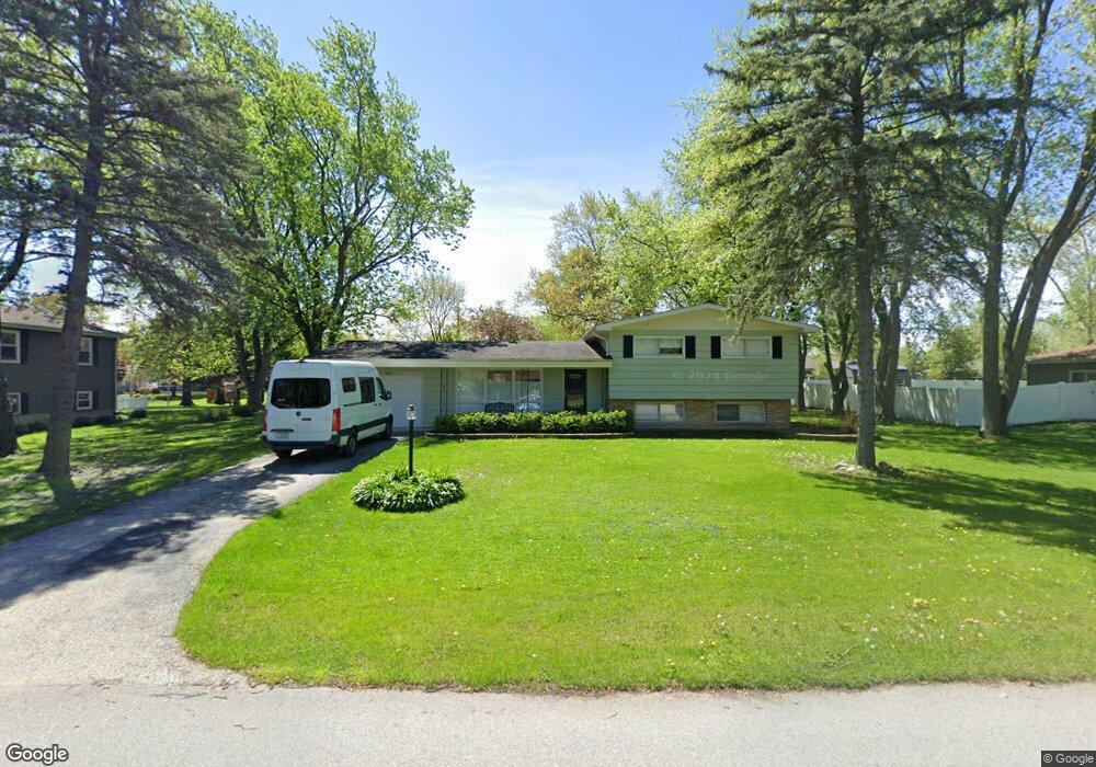 563 Magnolia Dr, Crown Point, IN 46307 - photo 1