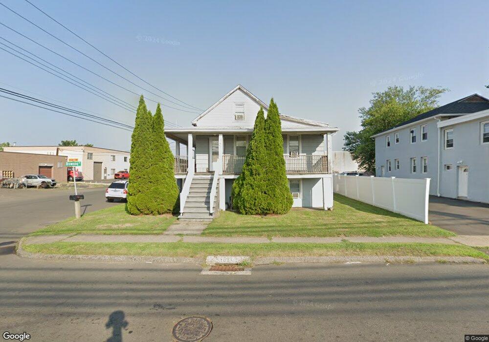 694 Honeyspot Rd, Stratford, CT 06615 - photo 1