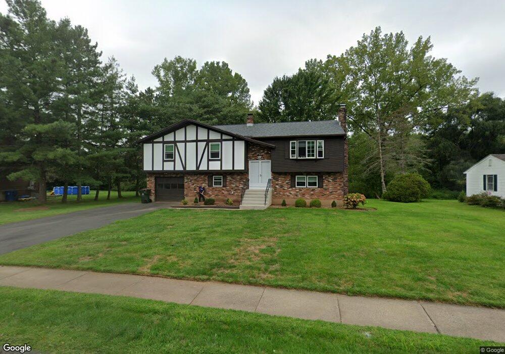 127 Deerfield Dr, Berlin, CT 06037 - photo 1